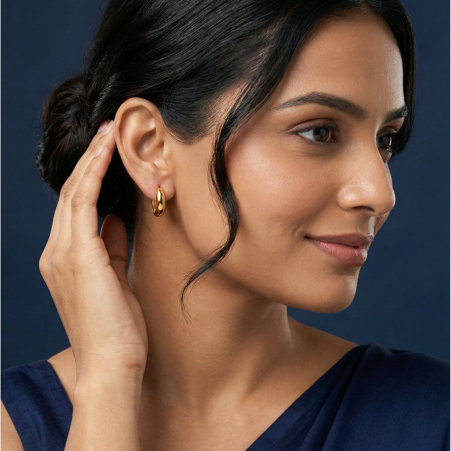 aadhya bold dome hoops