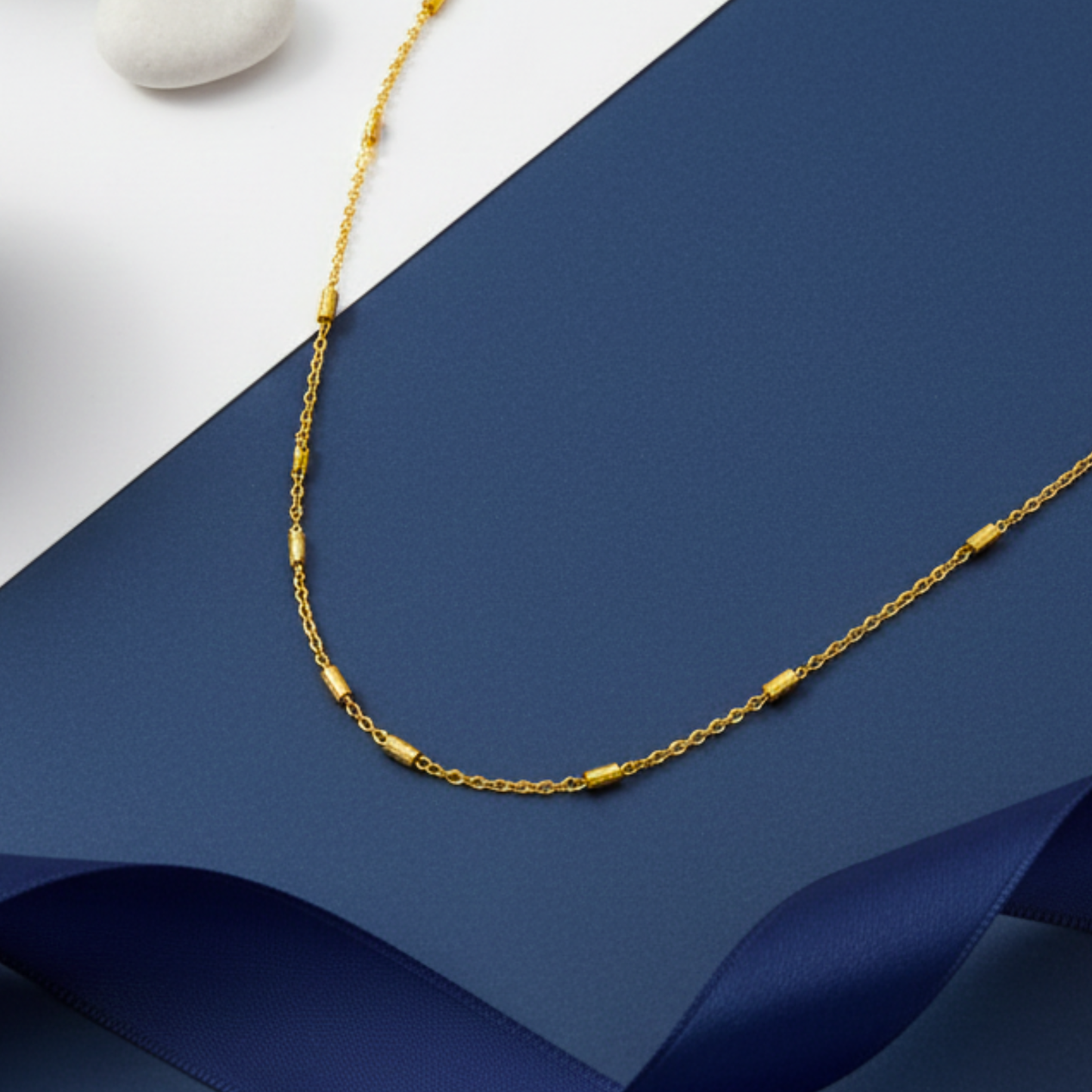 golden harmony textured bar chain