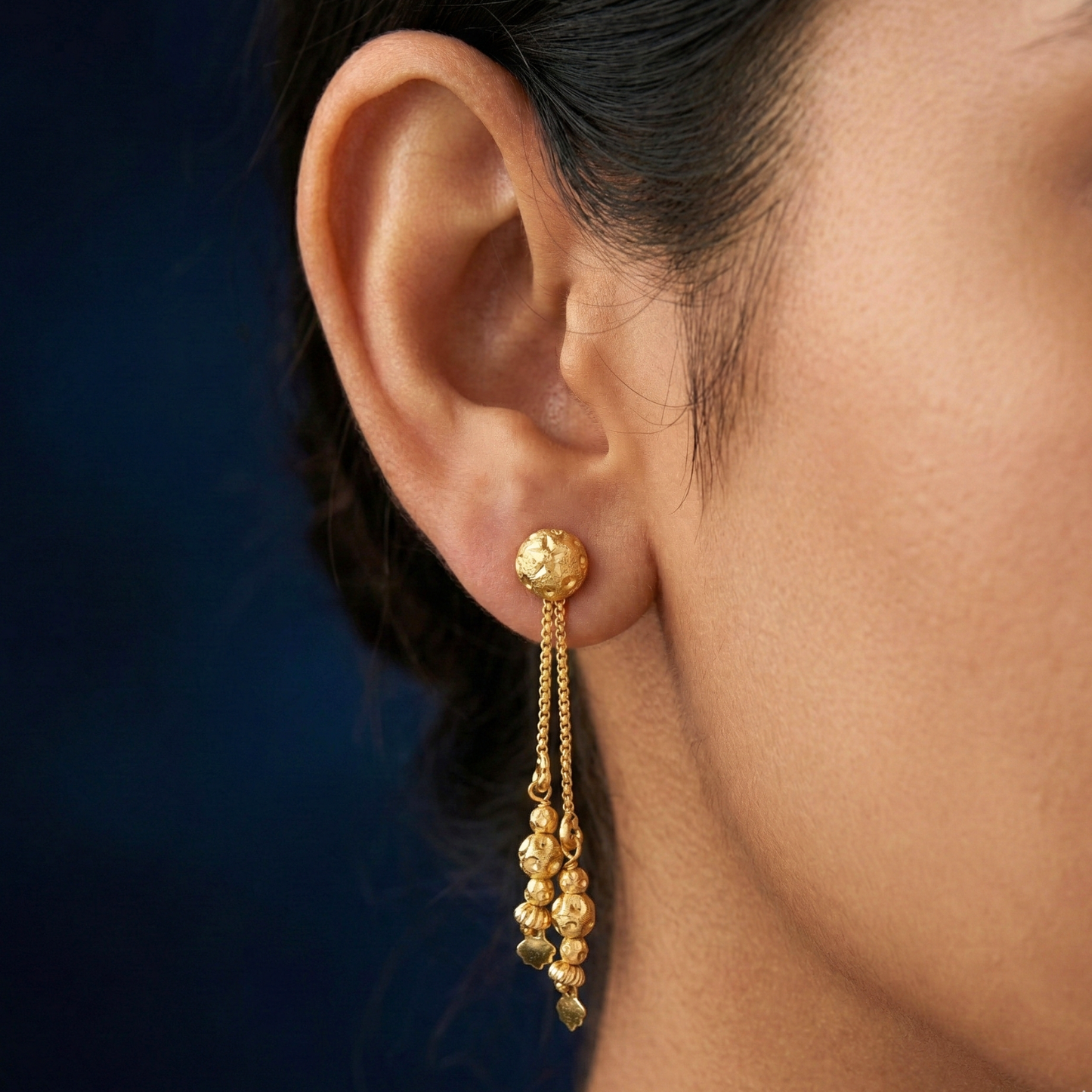 anushka sui dhaga earrings